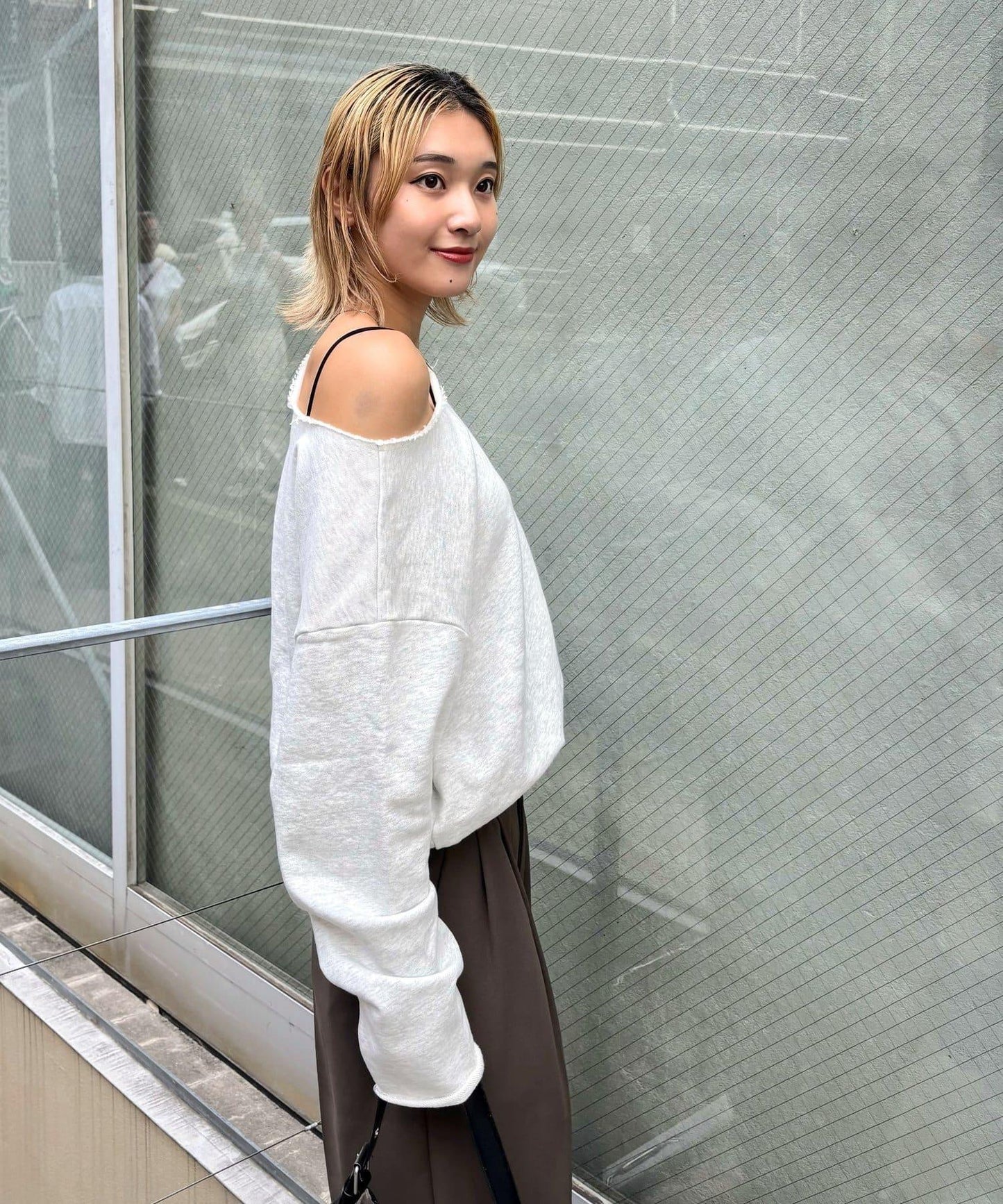 【AW】【EC限定】一字肩衛衣