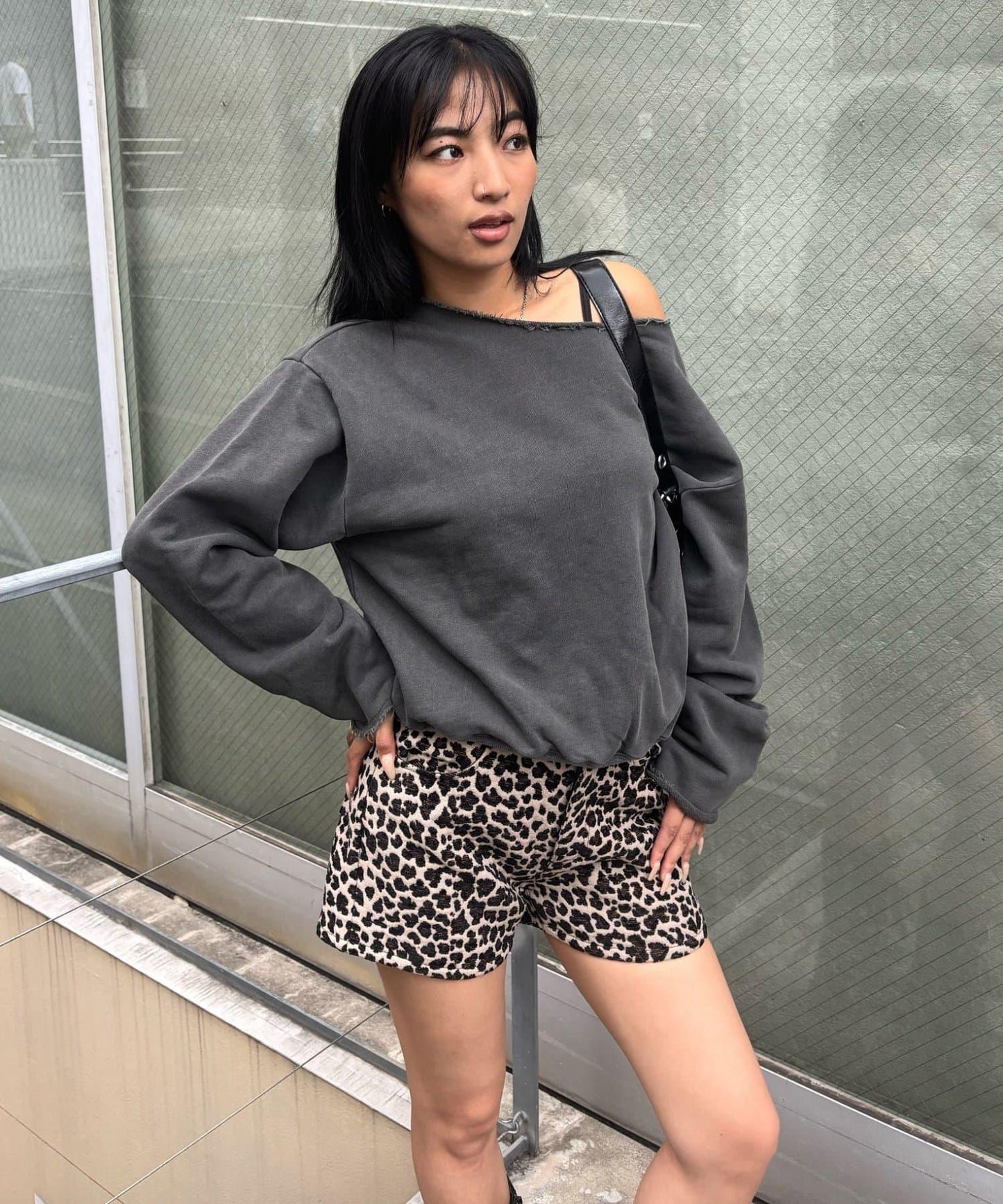 【AW】【EC限定】一字肩衛衣