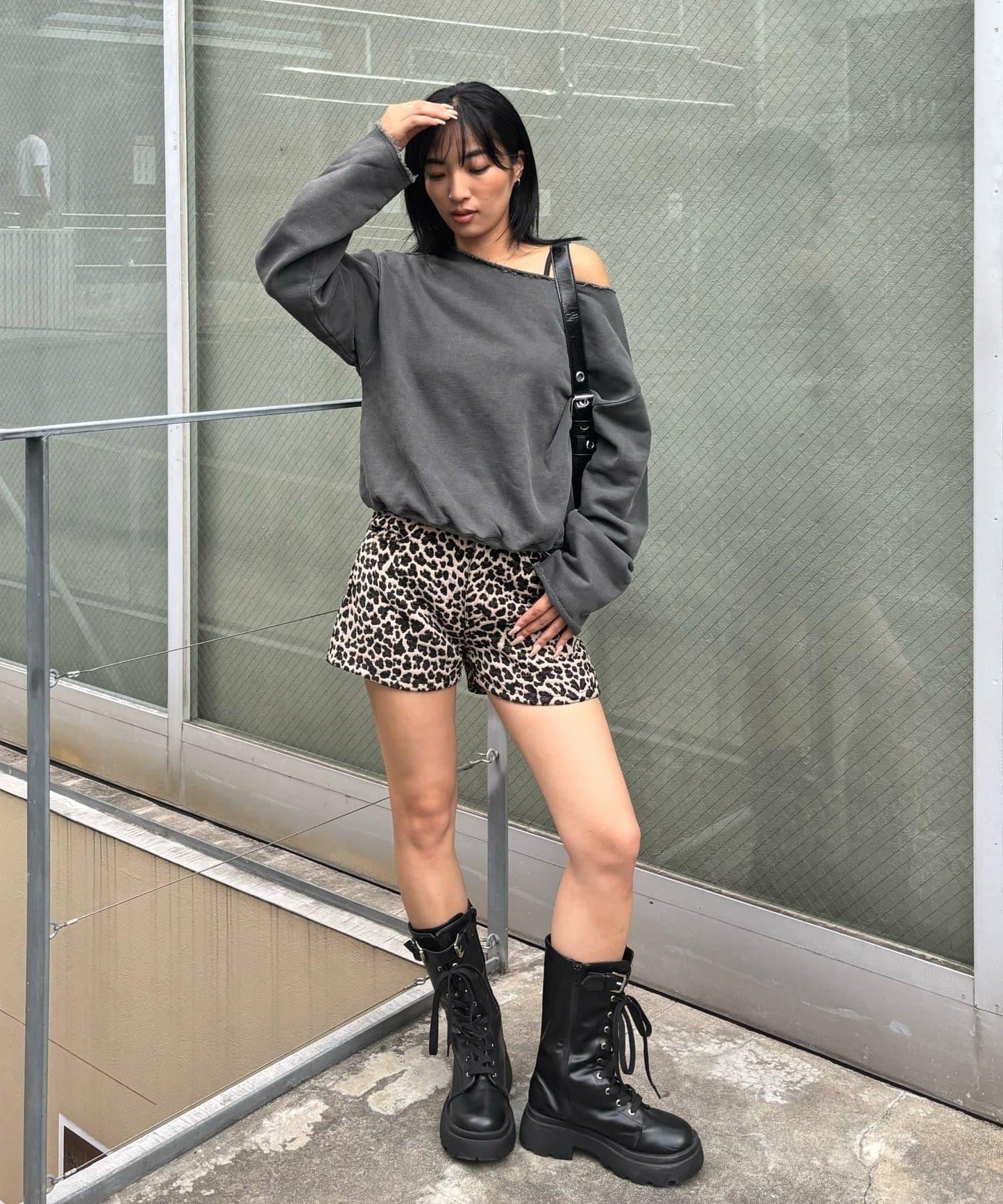 【AW】【EC限定】一字肩衛衣