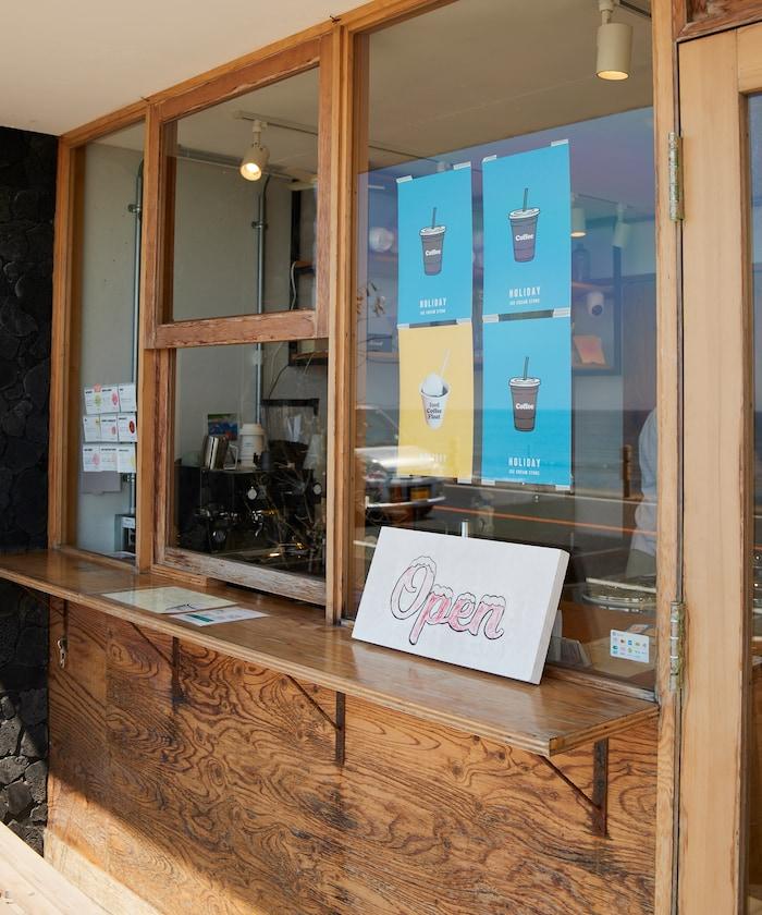 HOLIDAY ICECREAM 特別款寬鬆版型背部印花圓領衛衣