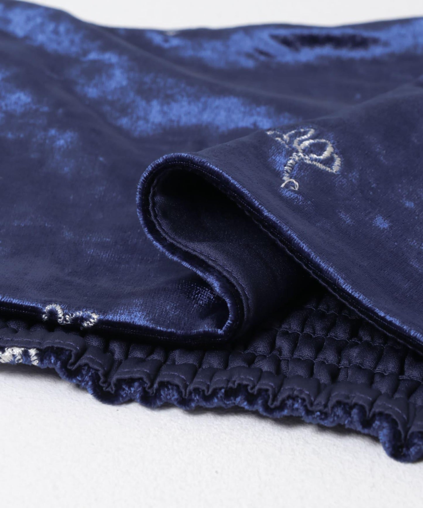 天鵝絨刺繡文胸吊帶