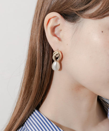 交叉環淚滴珍珠耳環