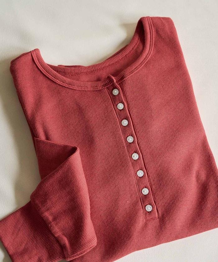 Ginger ヘンリーネック ロング スリーブ トップス【限定展開】