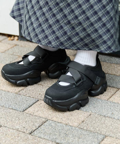 厚底交叉帶運動鞋