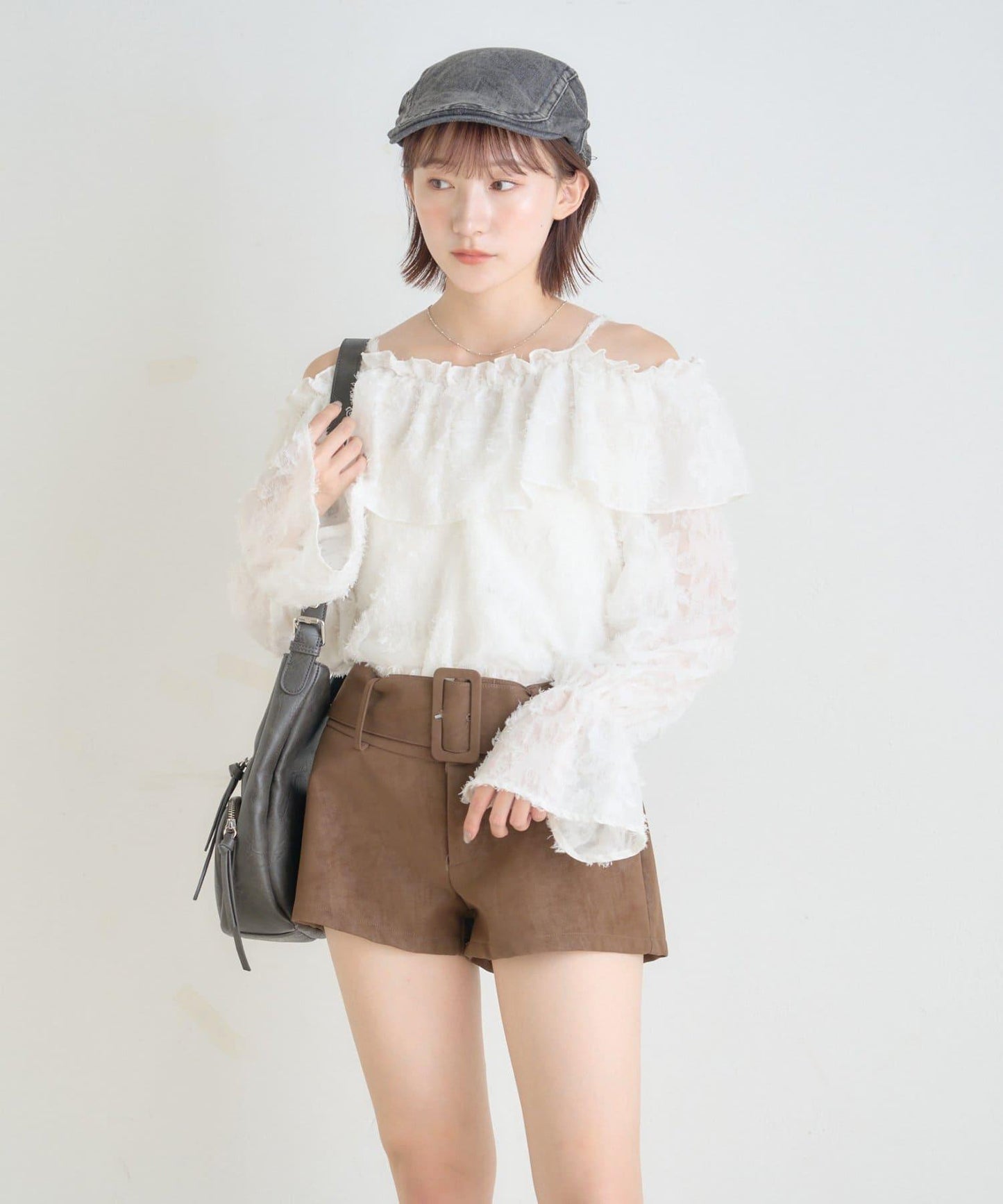 【mystic】[mline]荷葉邊一字肩襯衫