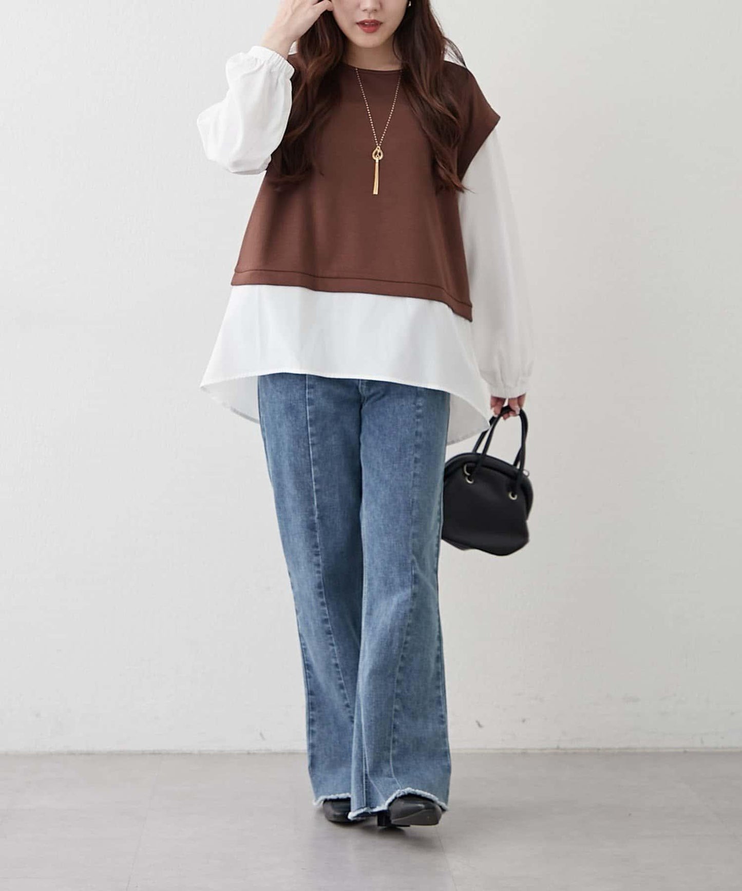 刺繡拼接套頭衫帶項鍊