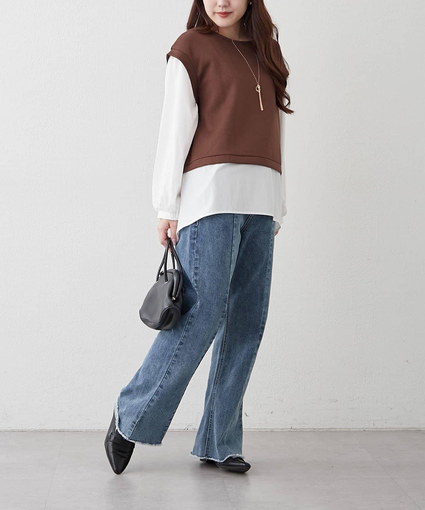 刺繡拼接套頭衫帶項鍊