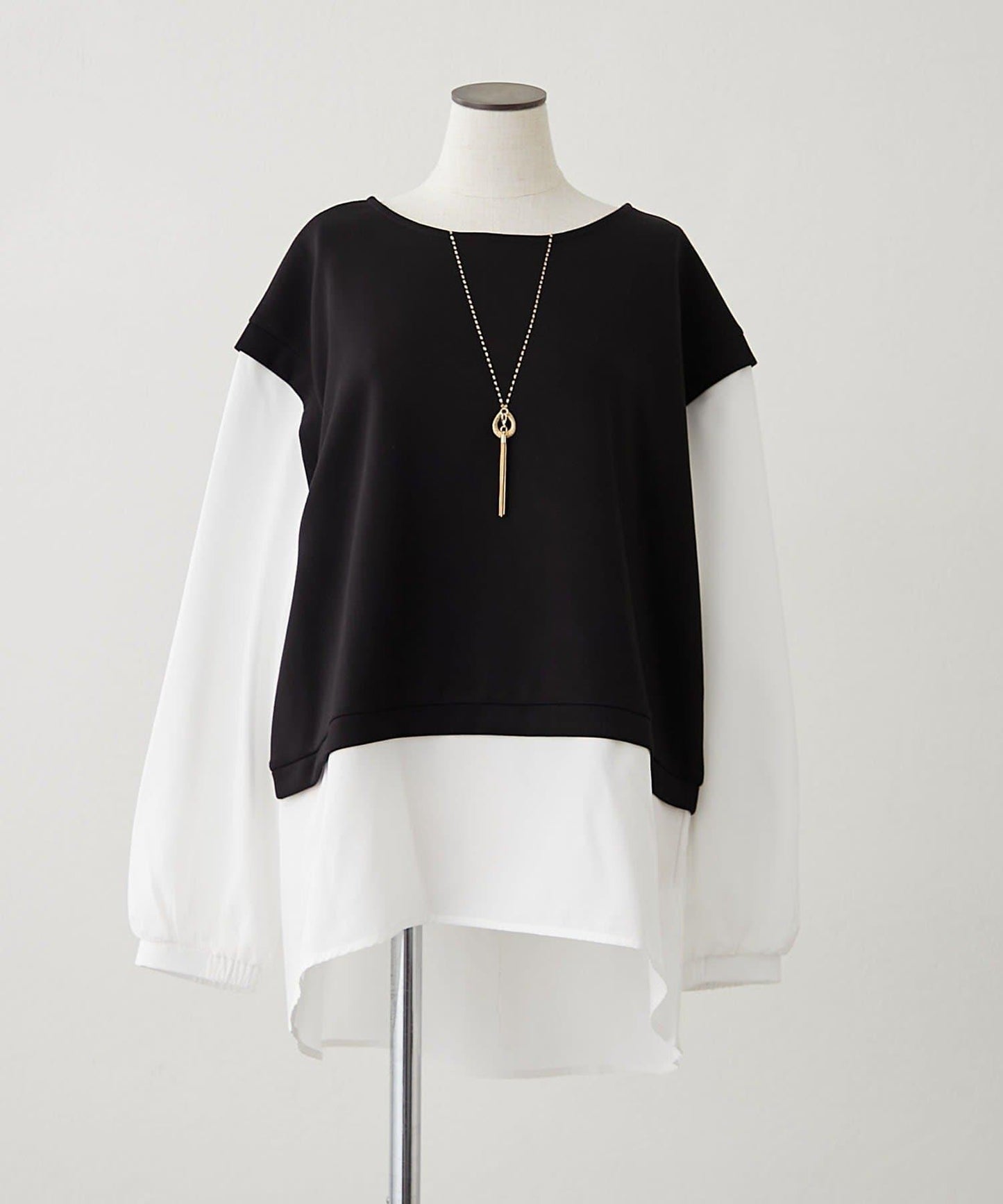 刺繡拼接套頭衫帶項鍊