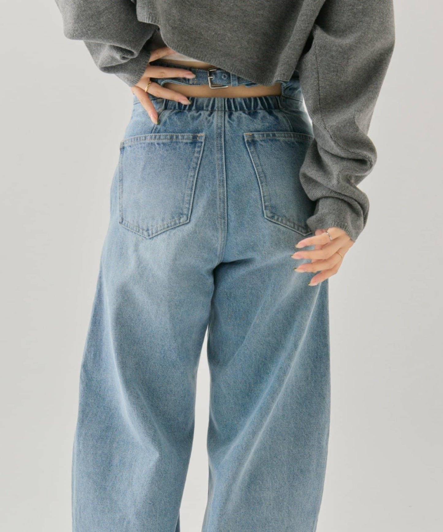 背部鏤空牛仔褲