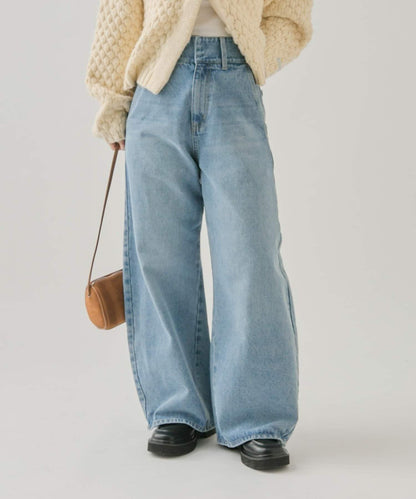 背部鏤空牛仔褲