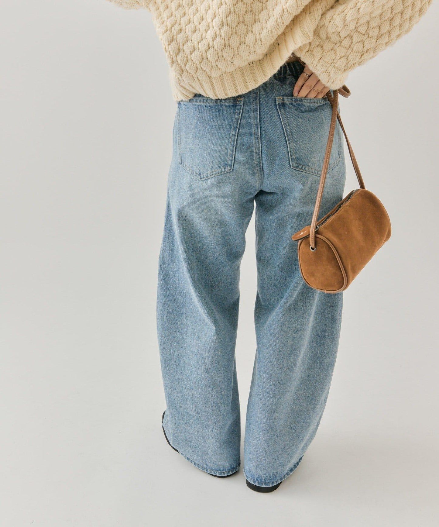 背部鏤空牛仔褲