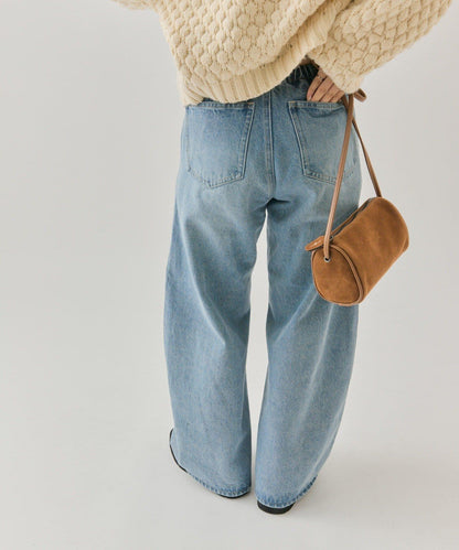 背部鏤空牛仔褲