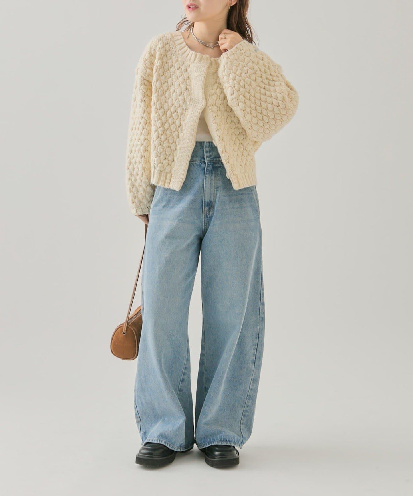 背部鏤空牛仔褲