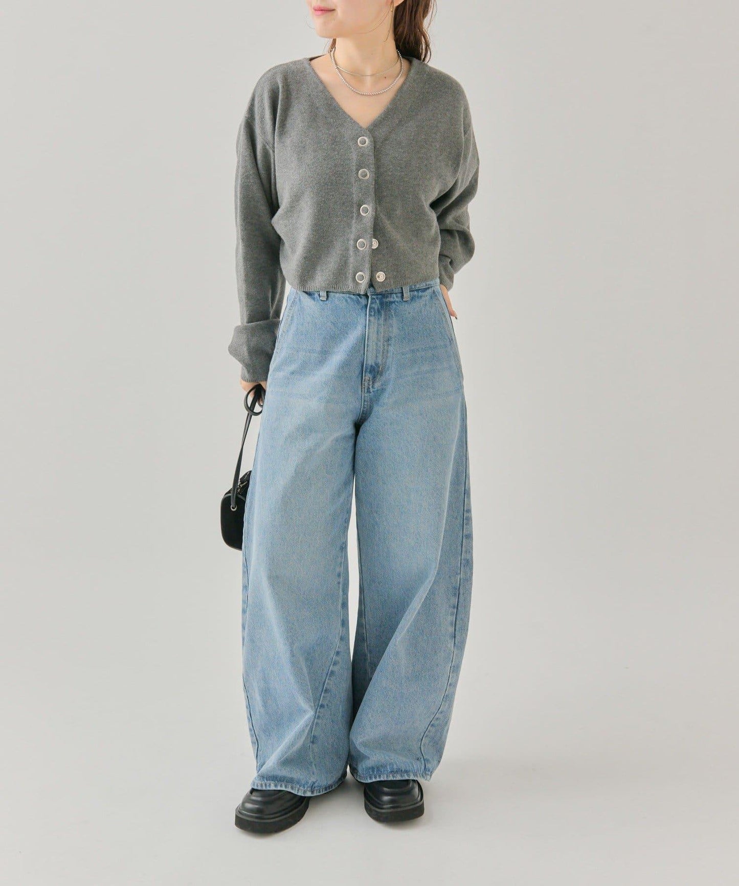 背部鏤空牛仔褲