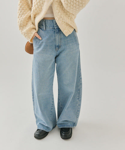 背部鏤空牛仔褲