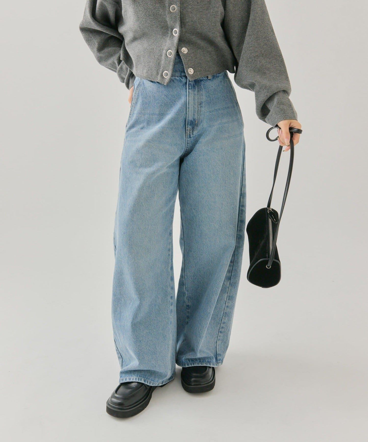 背部鏤空牛仔褲