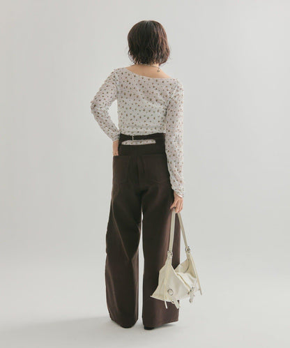 背部鏤空牛仔褲