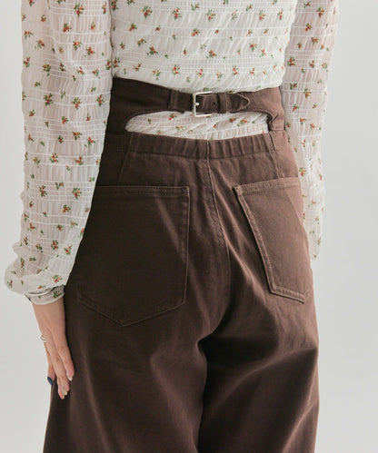 背部鏤空牛仔褲