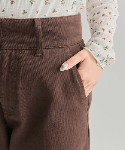 背部鏤空牛仔褲