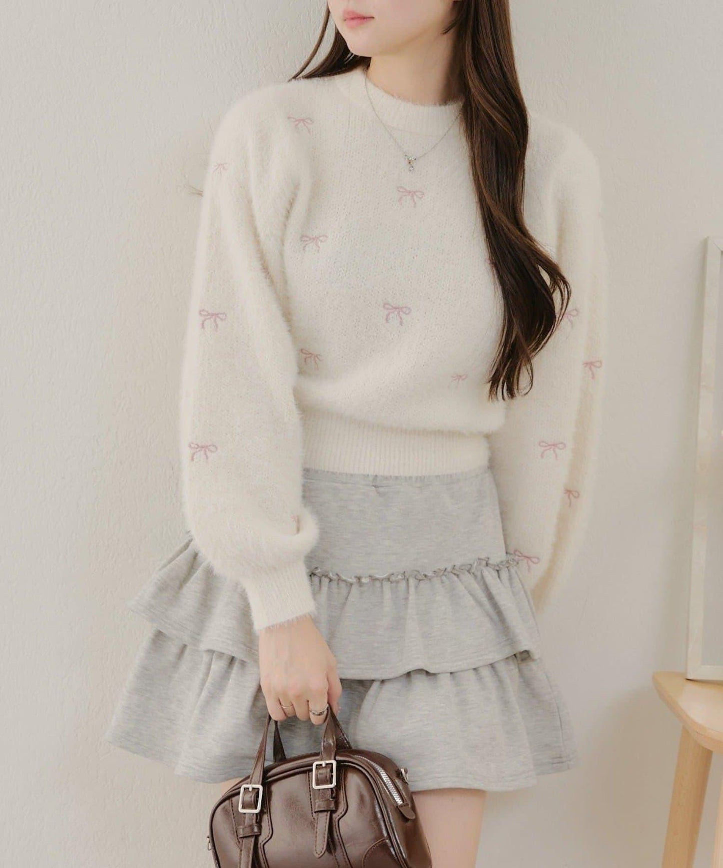 蝴蝶結刺繡羽毛針織衫