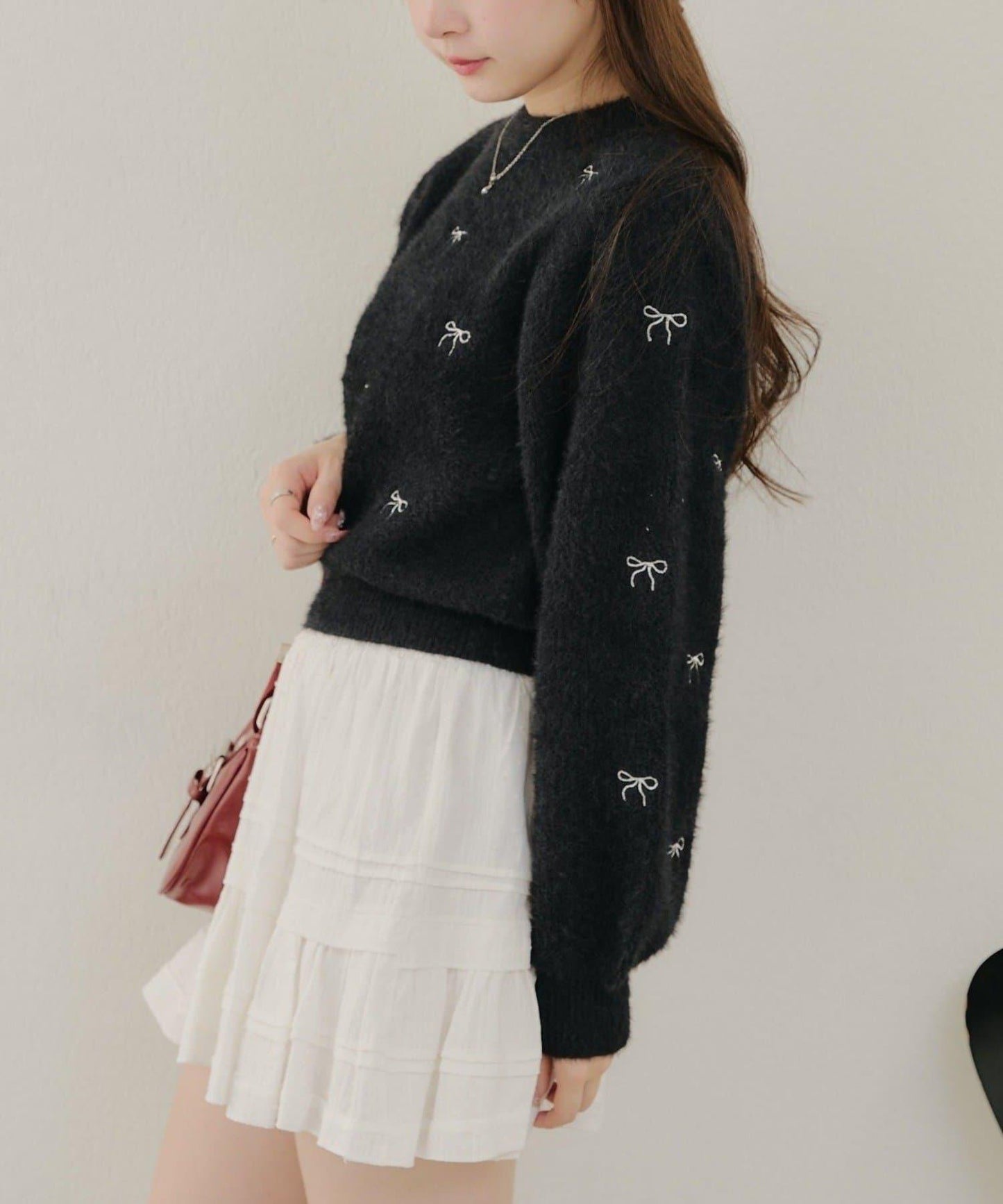 蝴蝶結刺繡羽毛針織衫