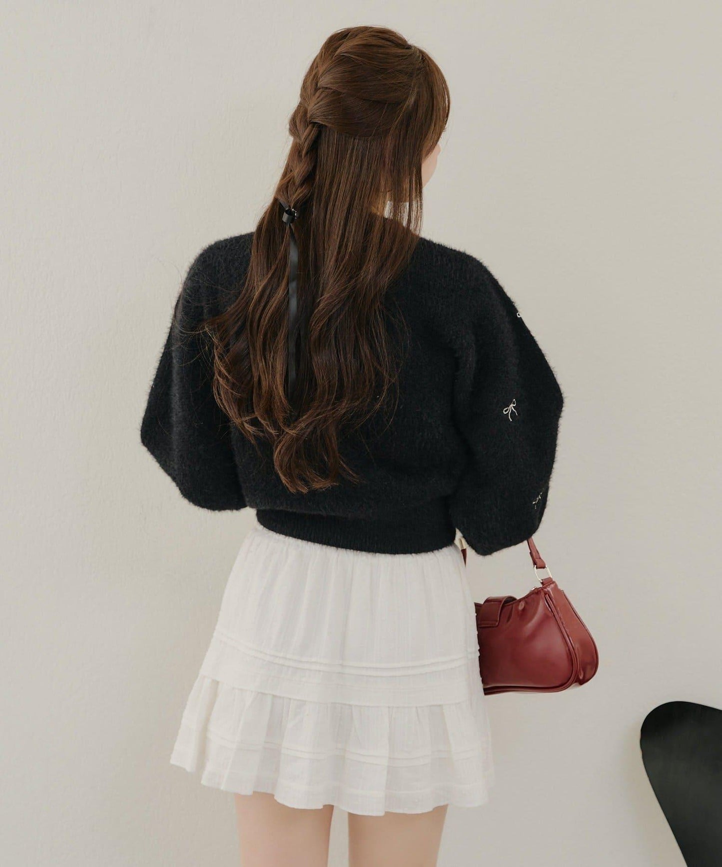 蝴蝶結刺繡羽毛針織衫