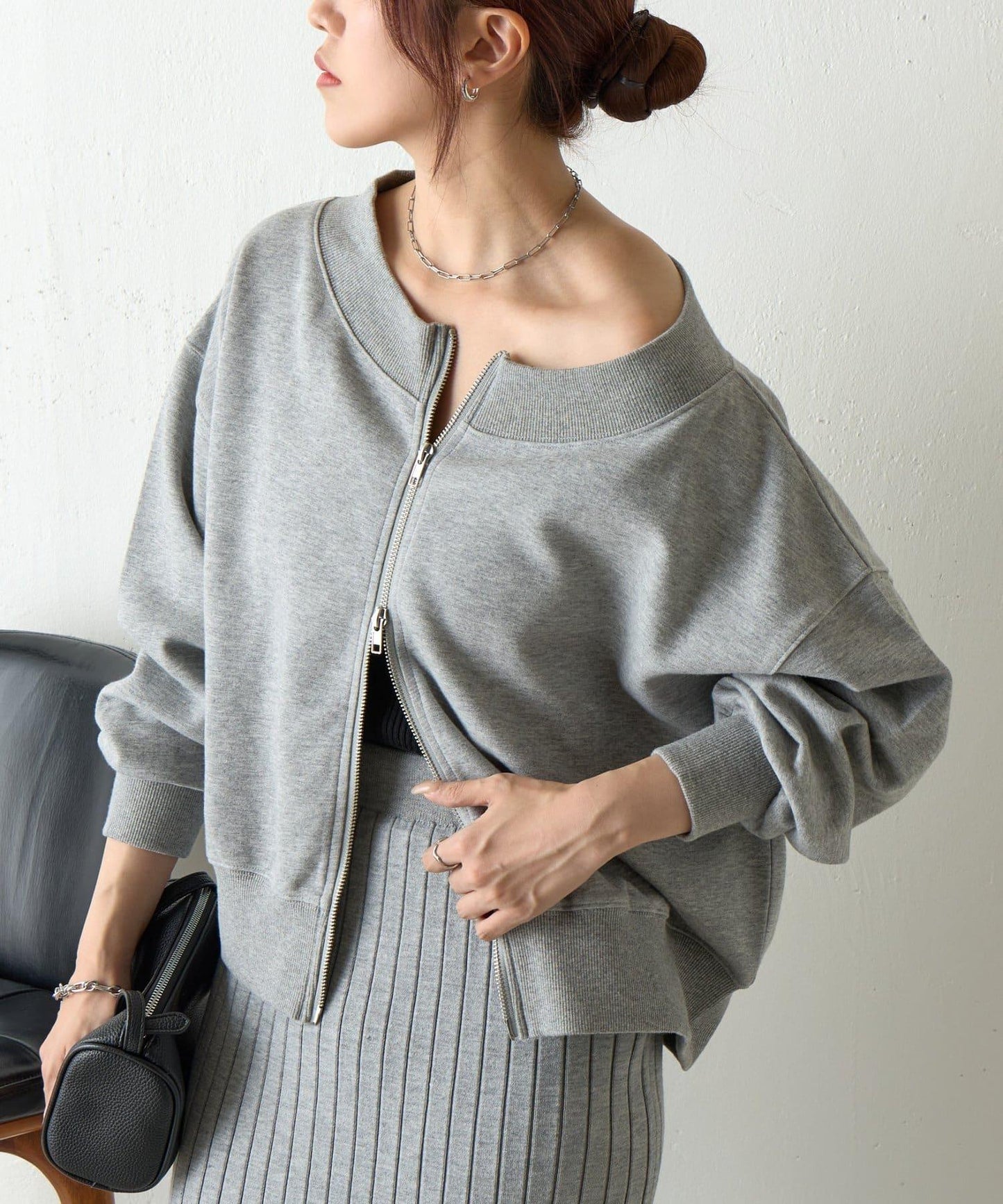 箱型露肩拉鍊上衣