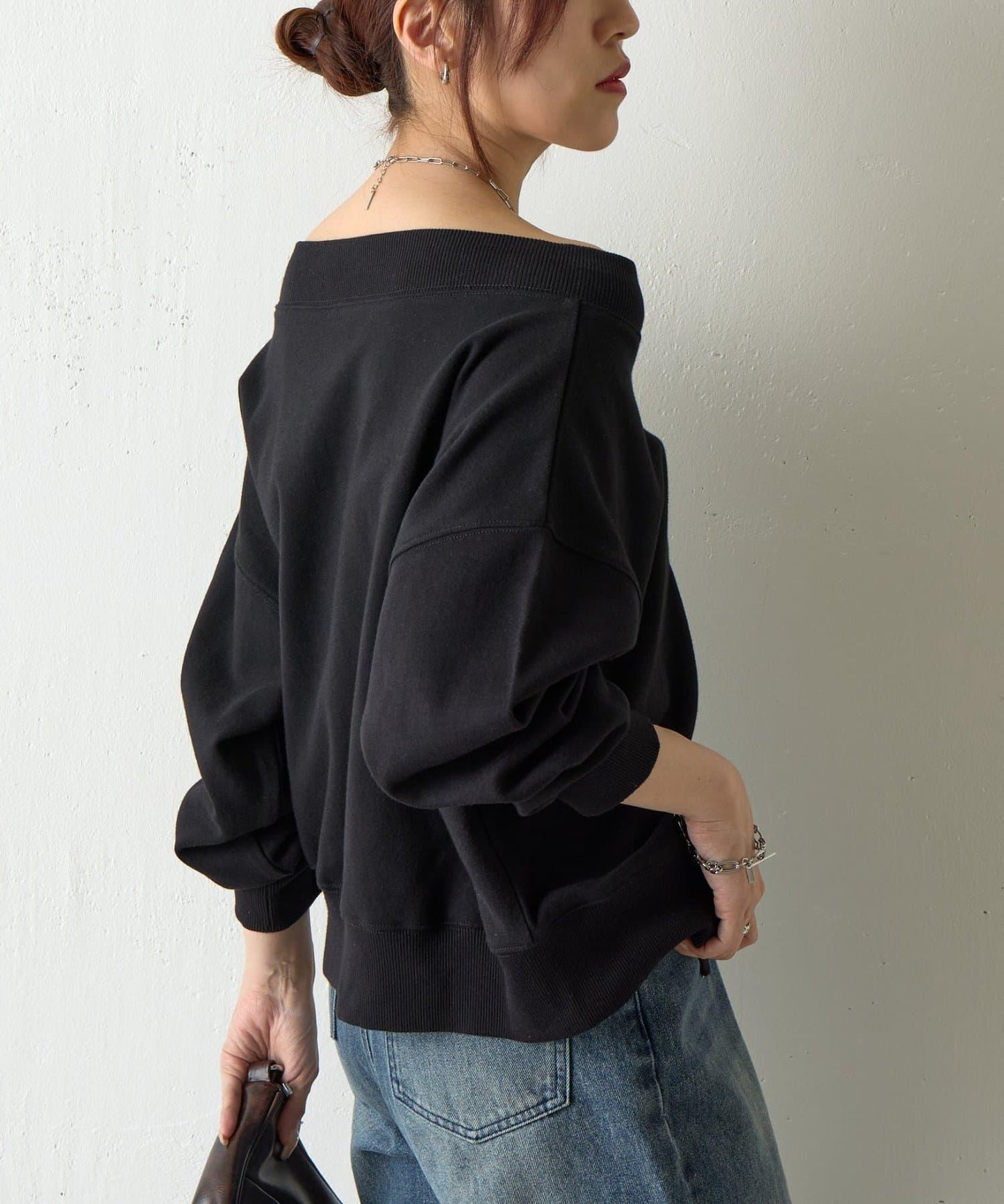 箱型露肩拉鍊上衣