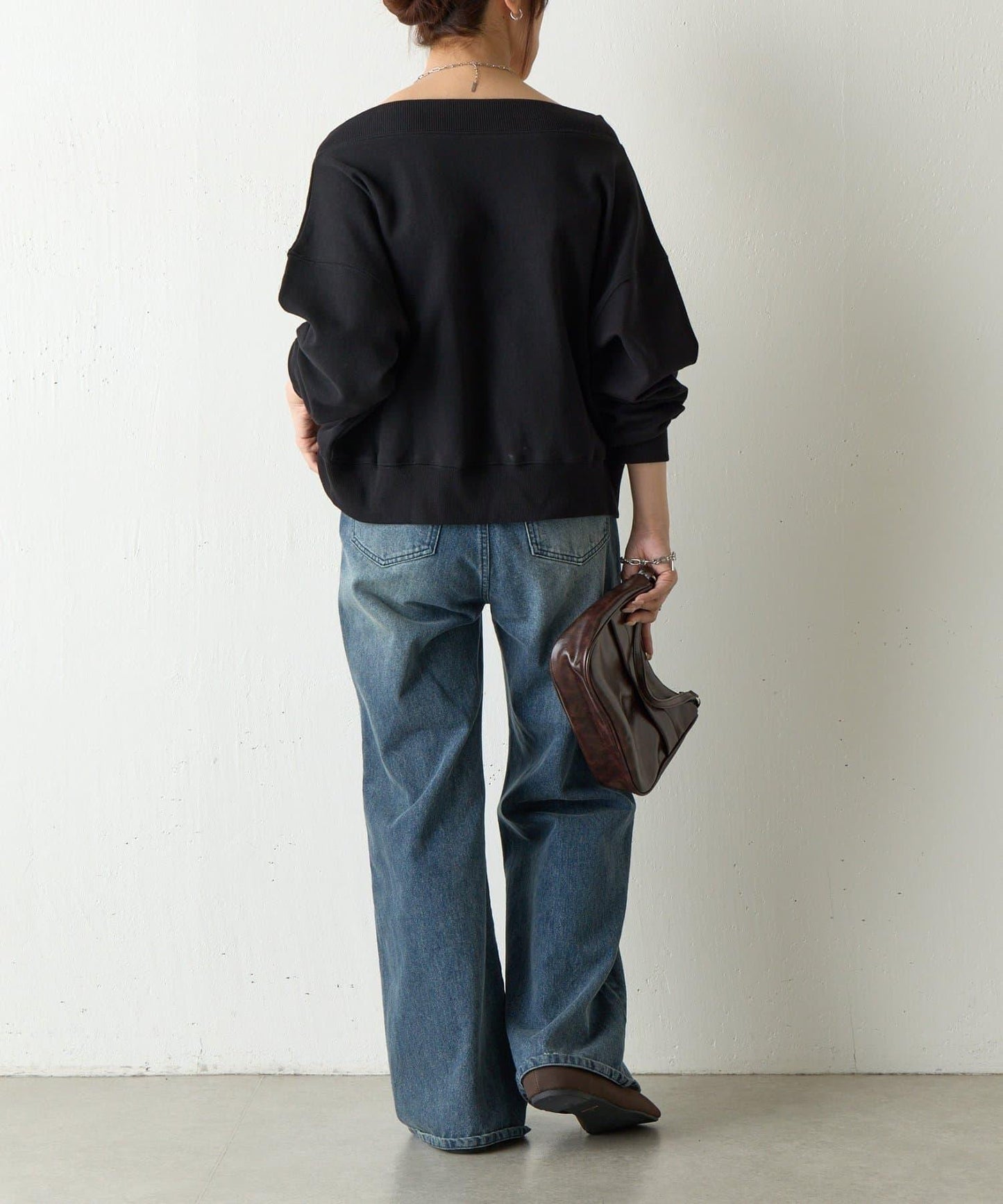 箱型露肩拉鍊上衣