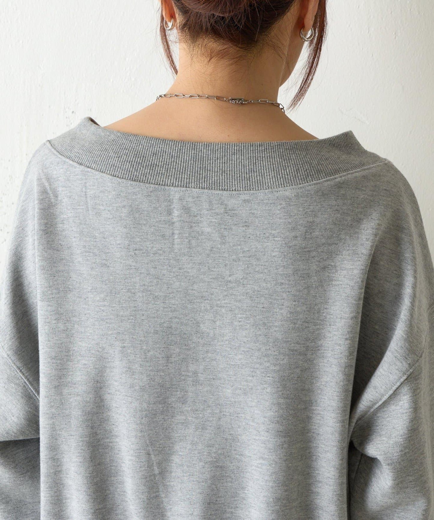 箱型露肩拉鍊上衣