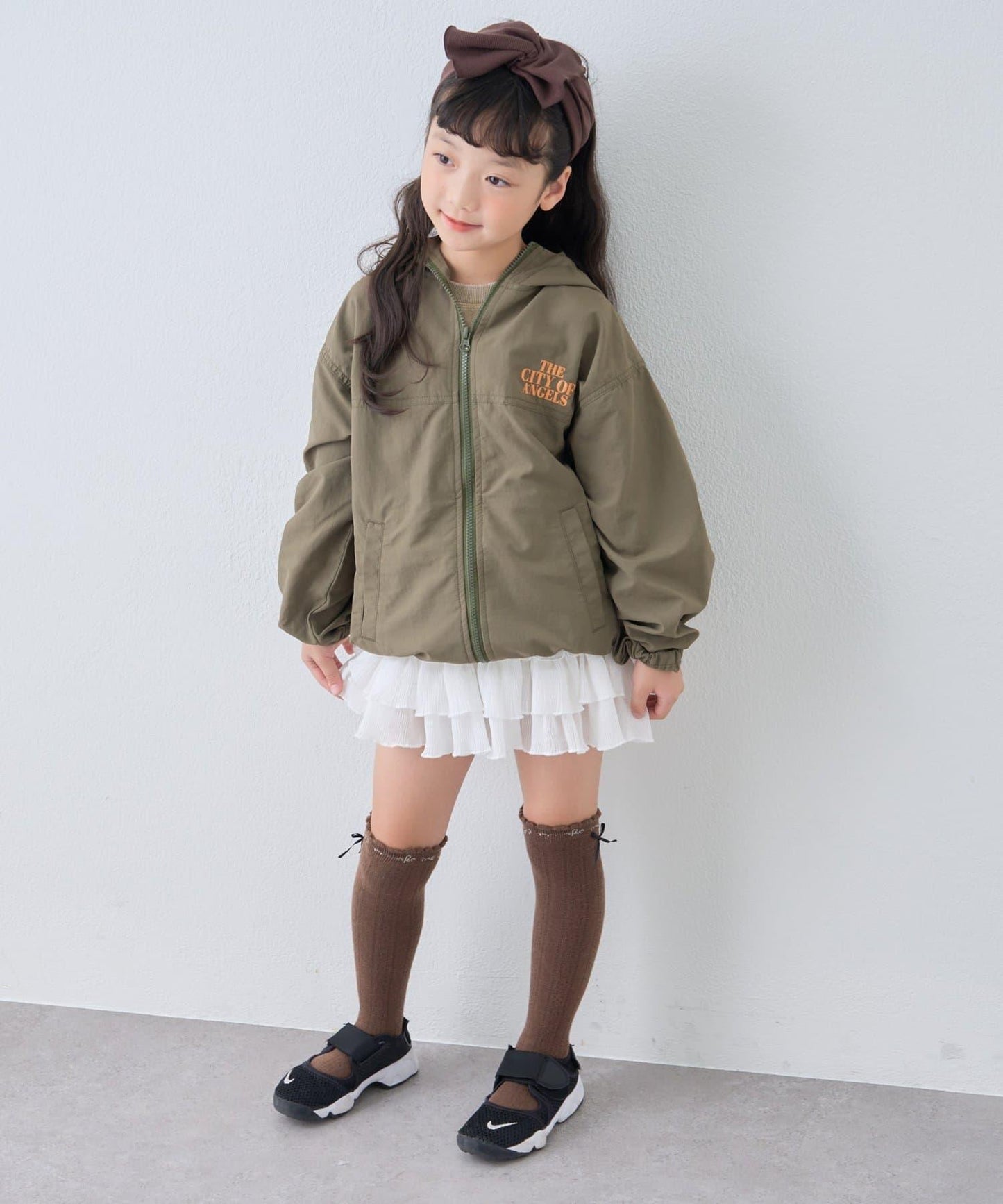 【KIDS】背部刺繡連帽衝鋒衣