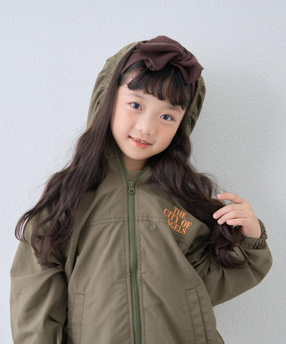 【KIDS】背部刺繡連帽衝鋒衣
