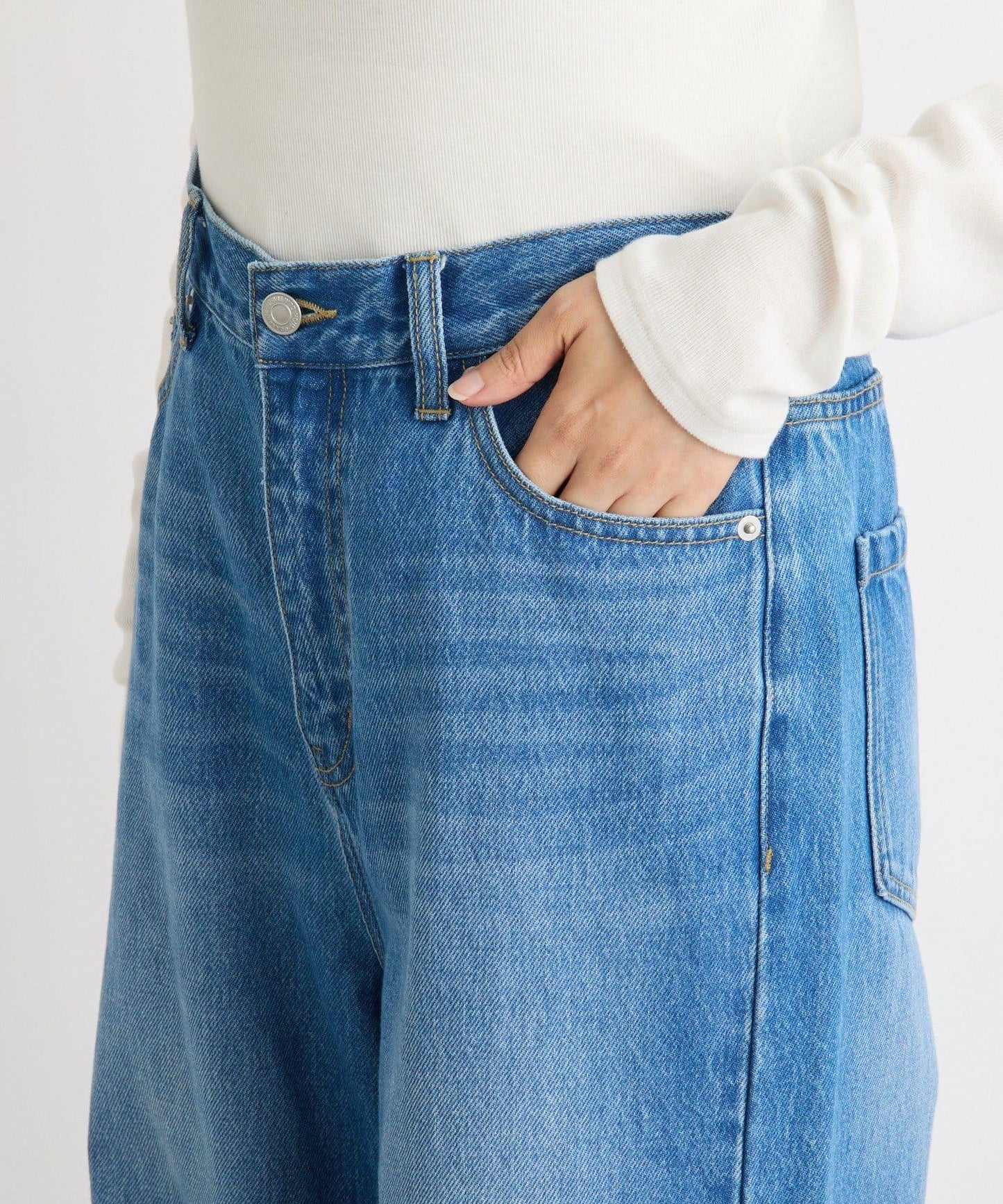 【MONN.:.(モン)】寬鬆牛仔褲