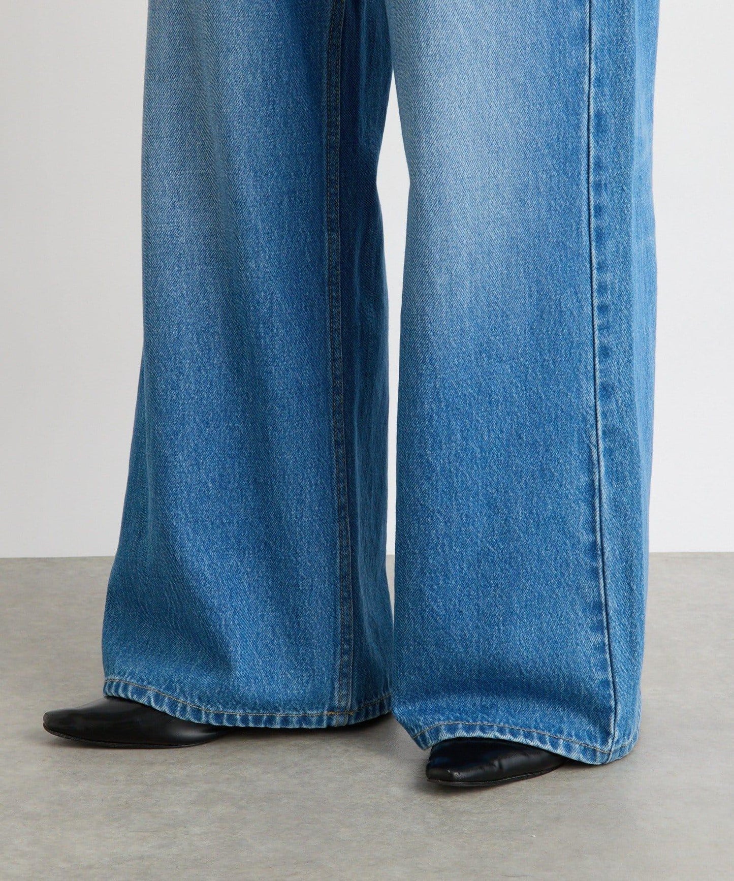 【MONN.:.(モン)】寬鬆牛仔褲