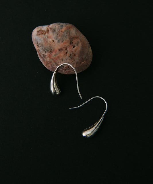 SMELLY so'水滴形掛鉤耳環