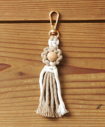 マクラメウッドビーズフラワーチャーム