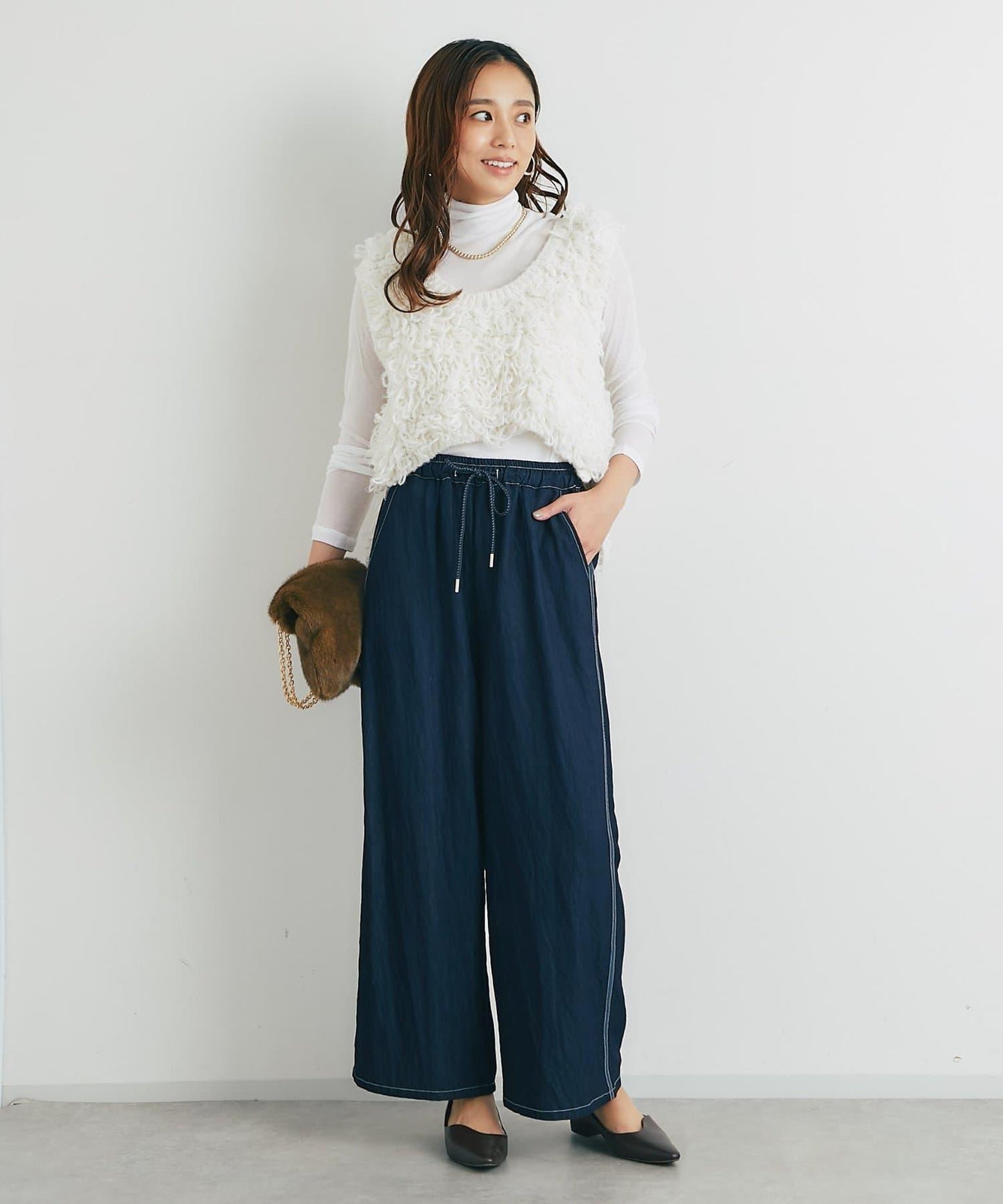 舒適穿著感亮面牛仔闊腿褲