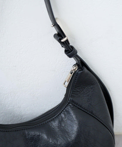 【2WAY/可收納500ml塑料瓶】半月造型單肩包