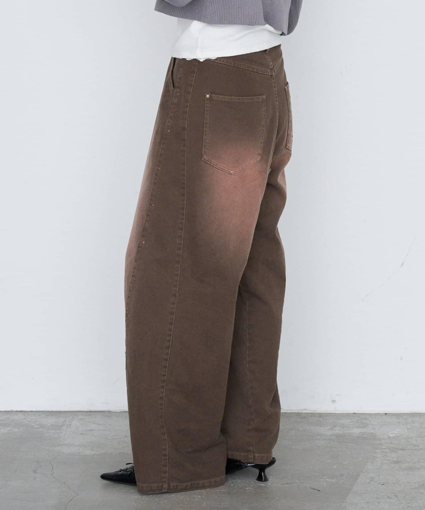 鉚釘裝飾寬鬆牛仔褲