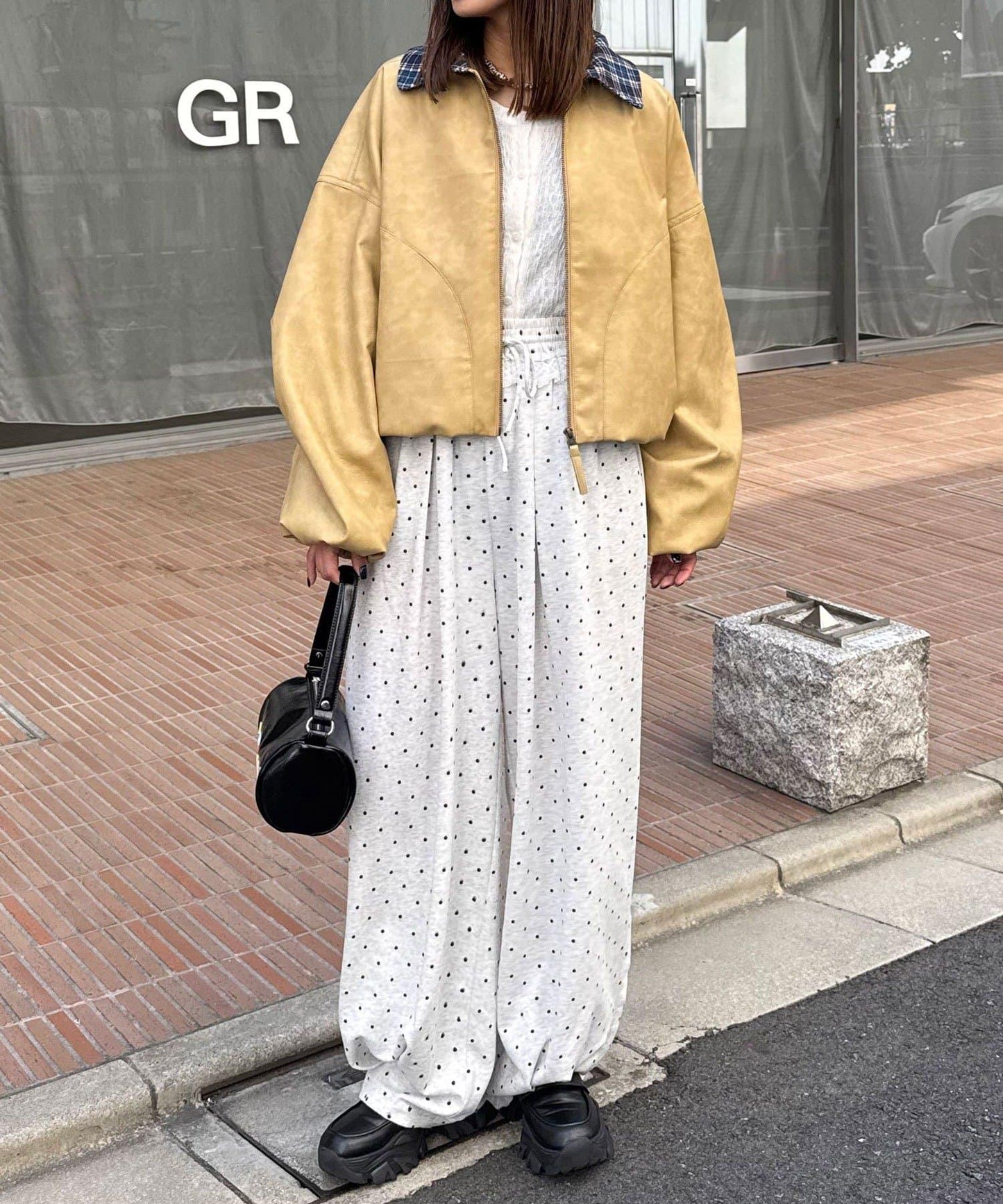 格紋翻領仿皮革泡泡短款夾克