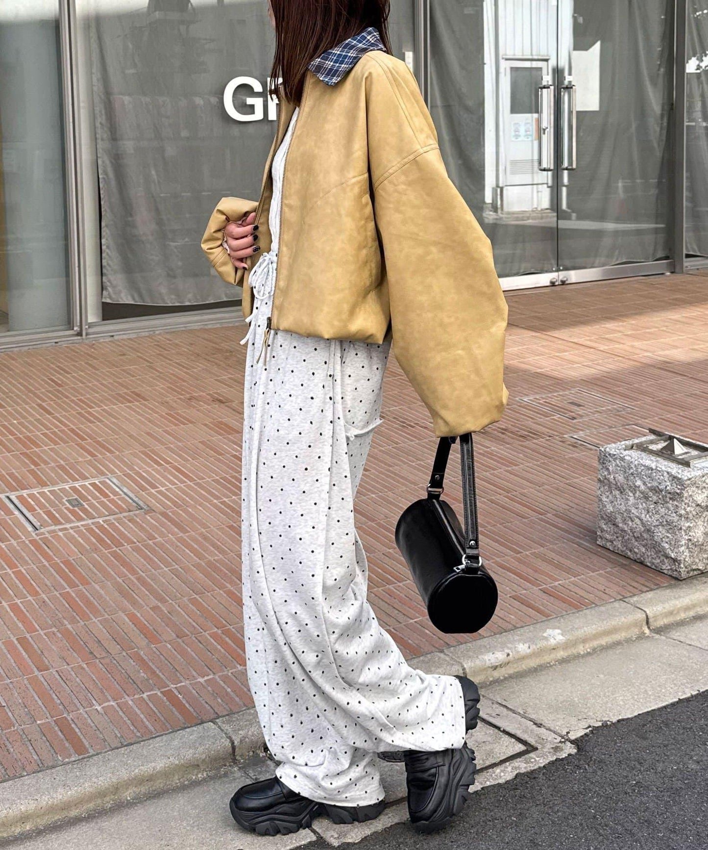 格紋翻領仿皮革泡泡短款夾克