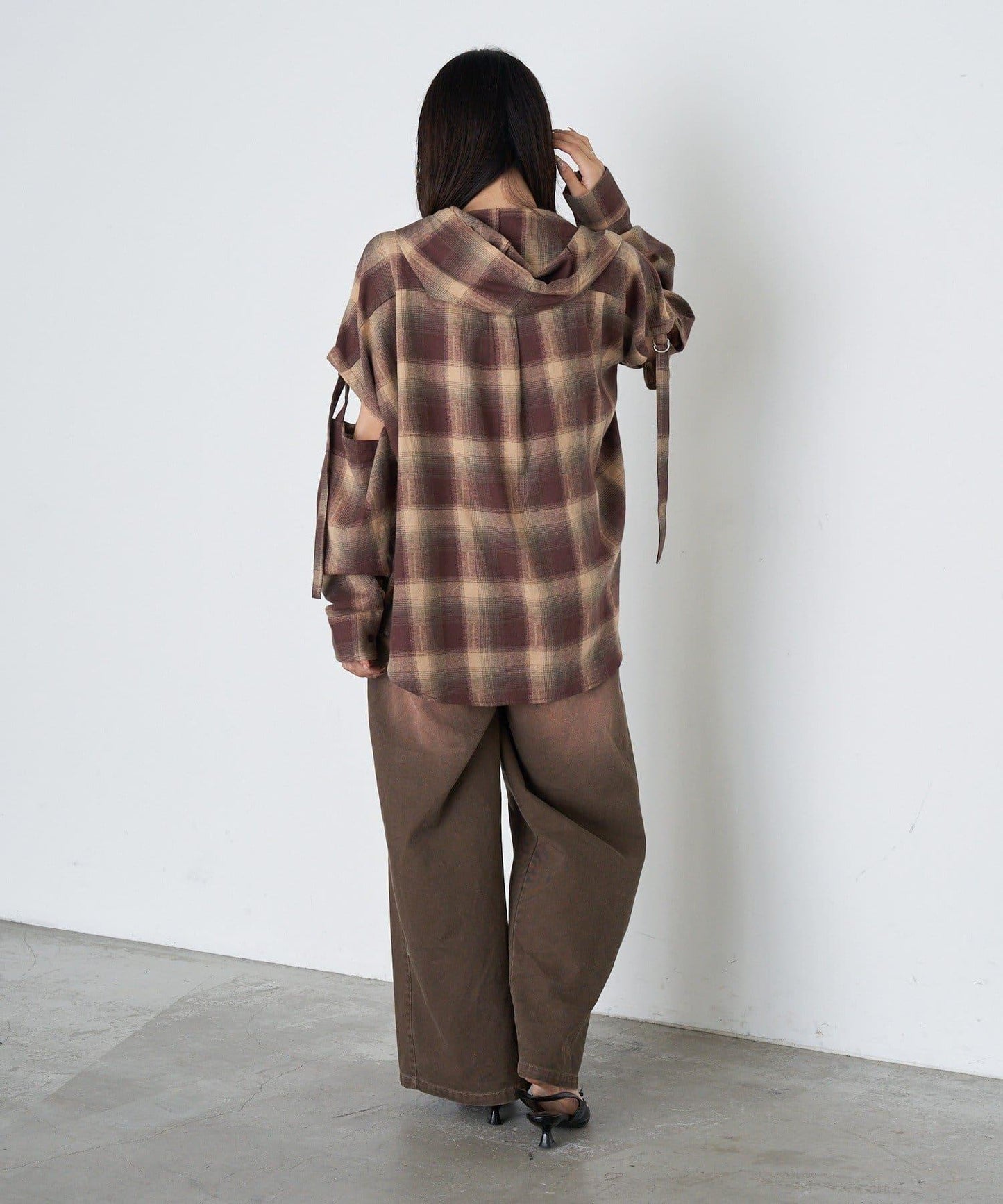 鉚釘裝飾寬鬆牛仔褲