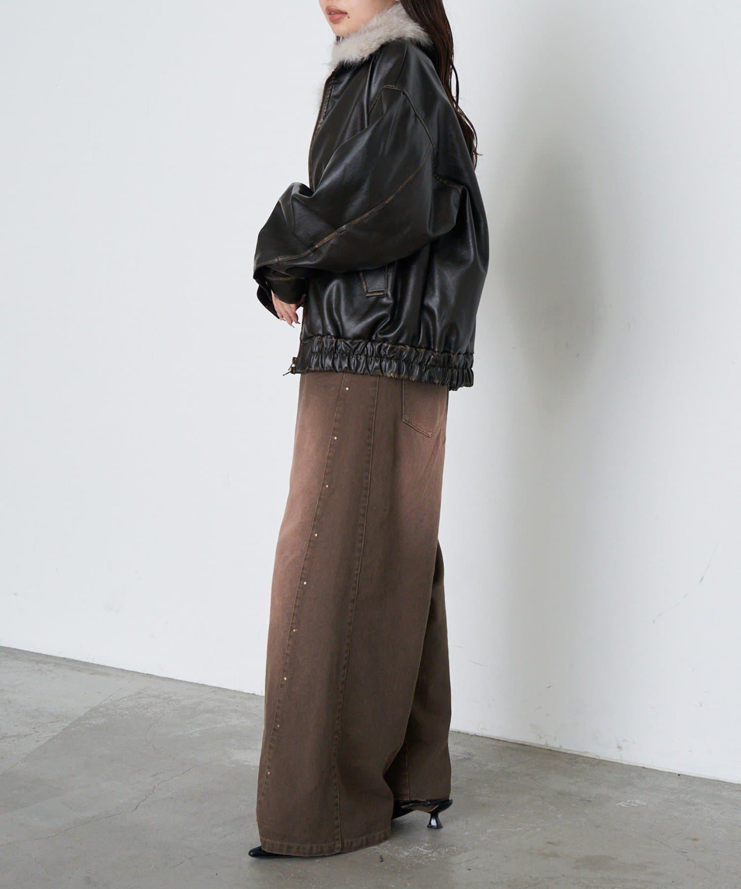 鉚釘裝飾寬鬆牛仔褲