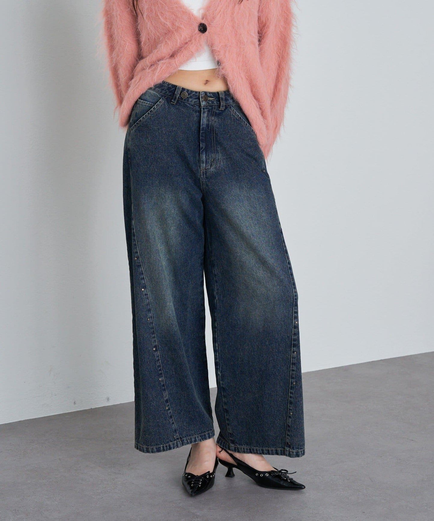 鉚釘裝飾寬鬆牛仔褲