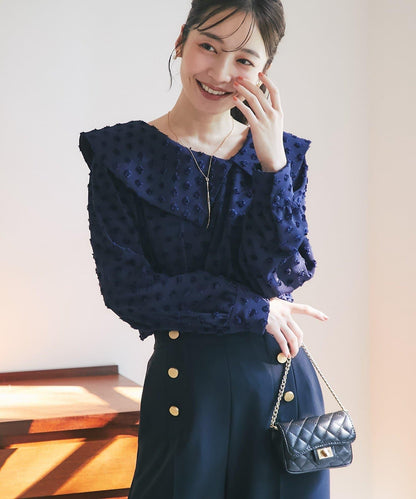 不對稱大翻領波點提花襯衫