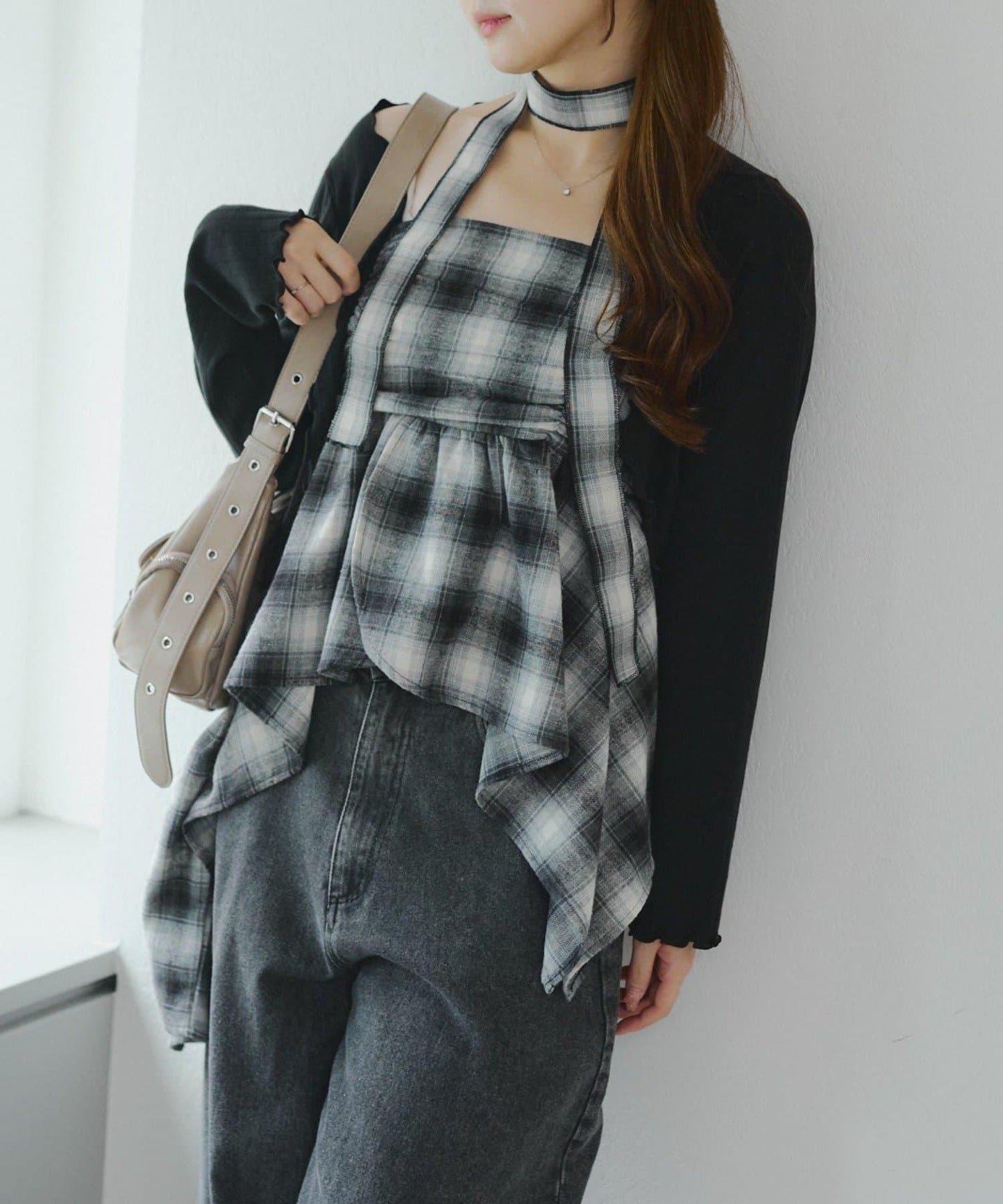 附項鍊頸圈設計顯身材【RMAF】不對稱下襬吊帶長款上衣