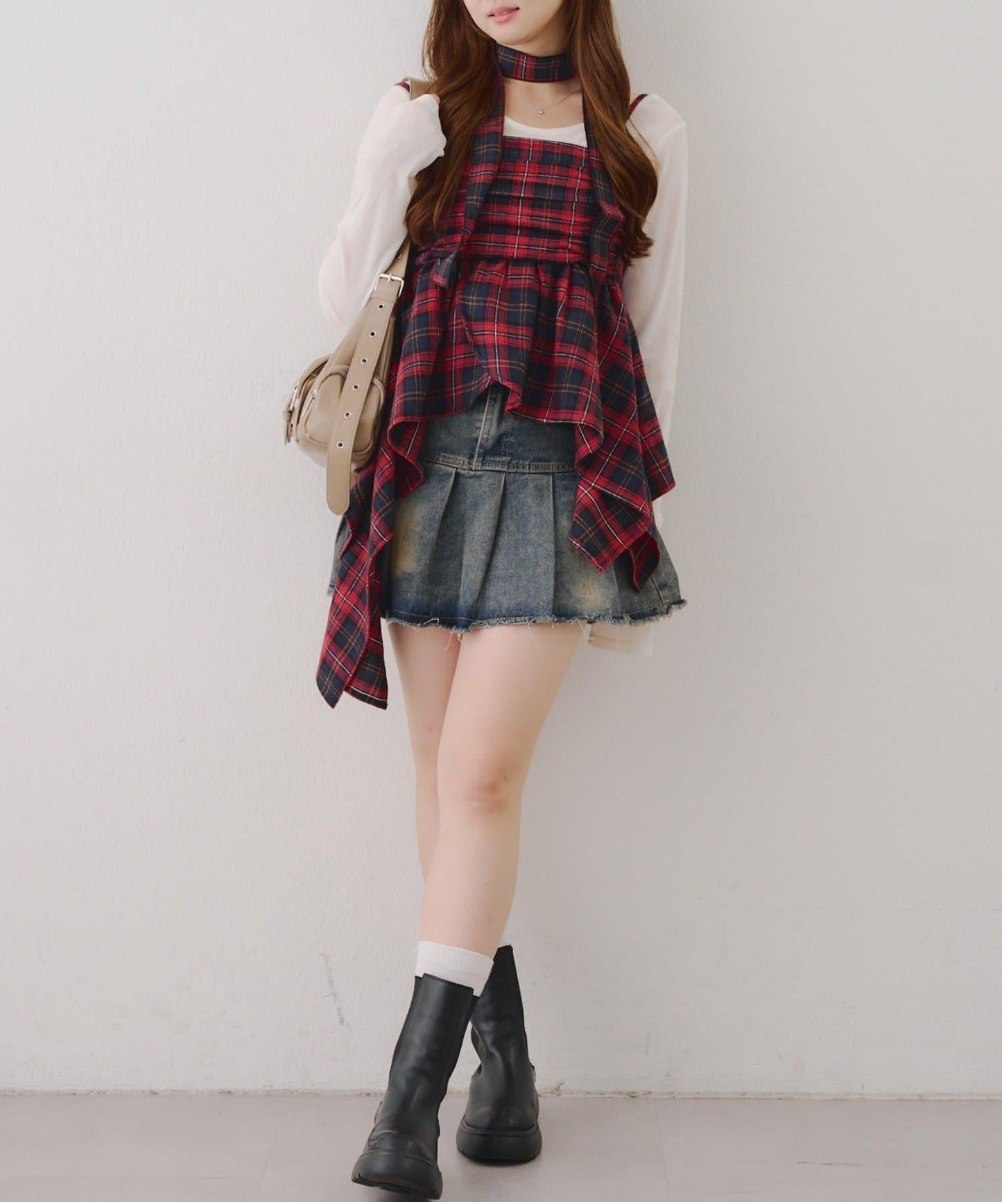 附項鍊頸圈設計顯身材【RMAF】不對稱下襬吊帶長款上衣