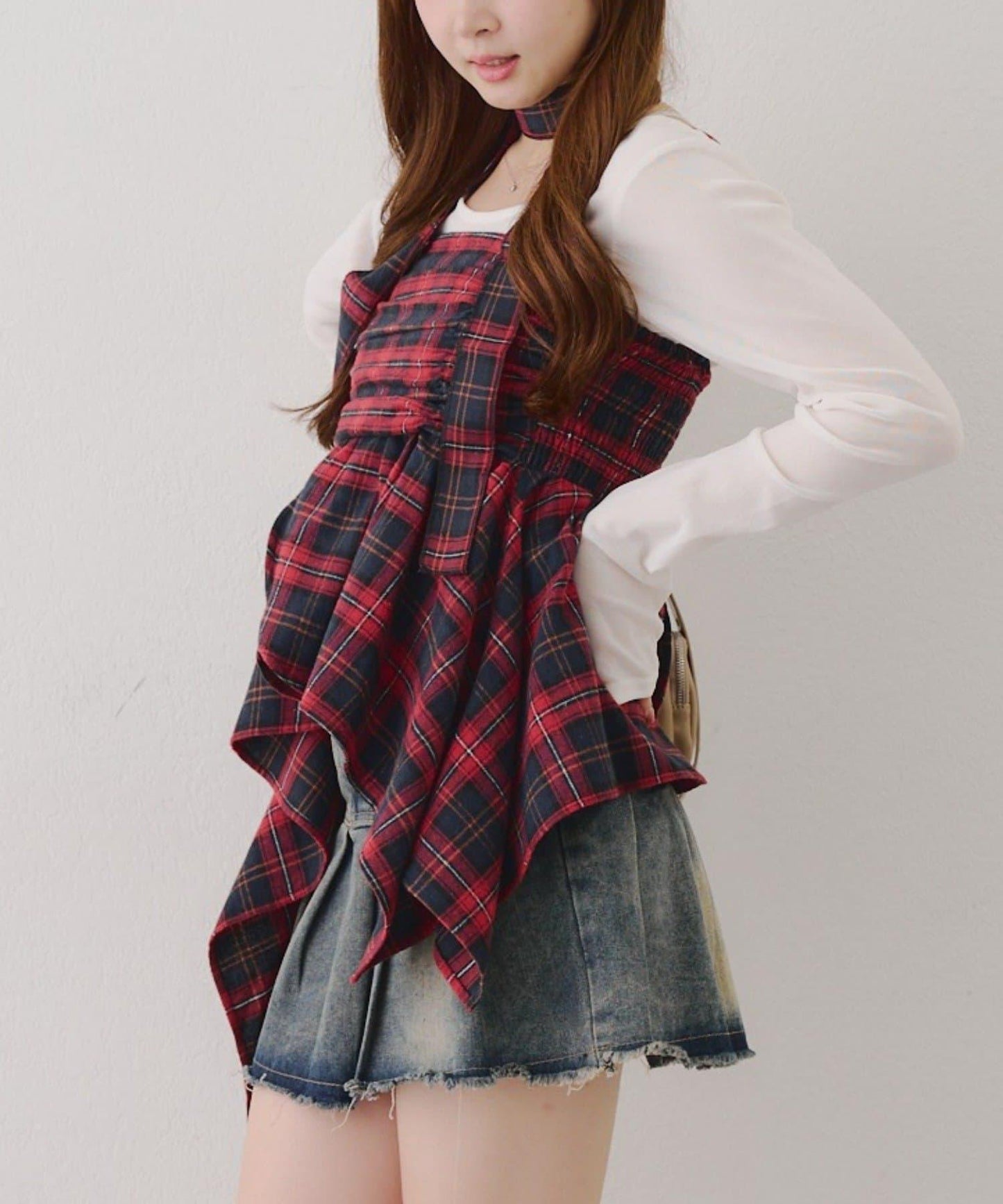 附項鍊頸圈設計顯身材【RMAF】不對稱下襬吊帶長款上衣