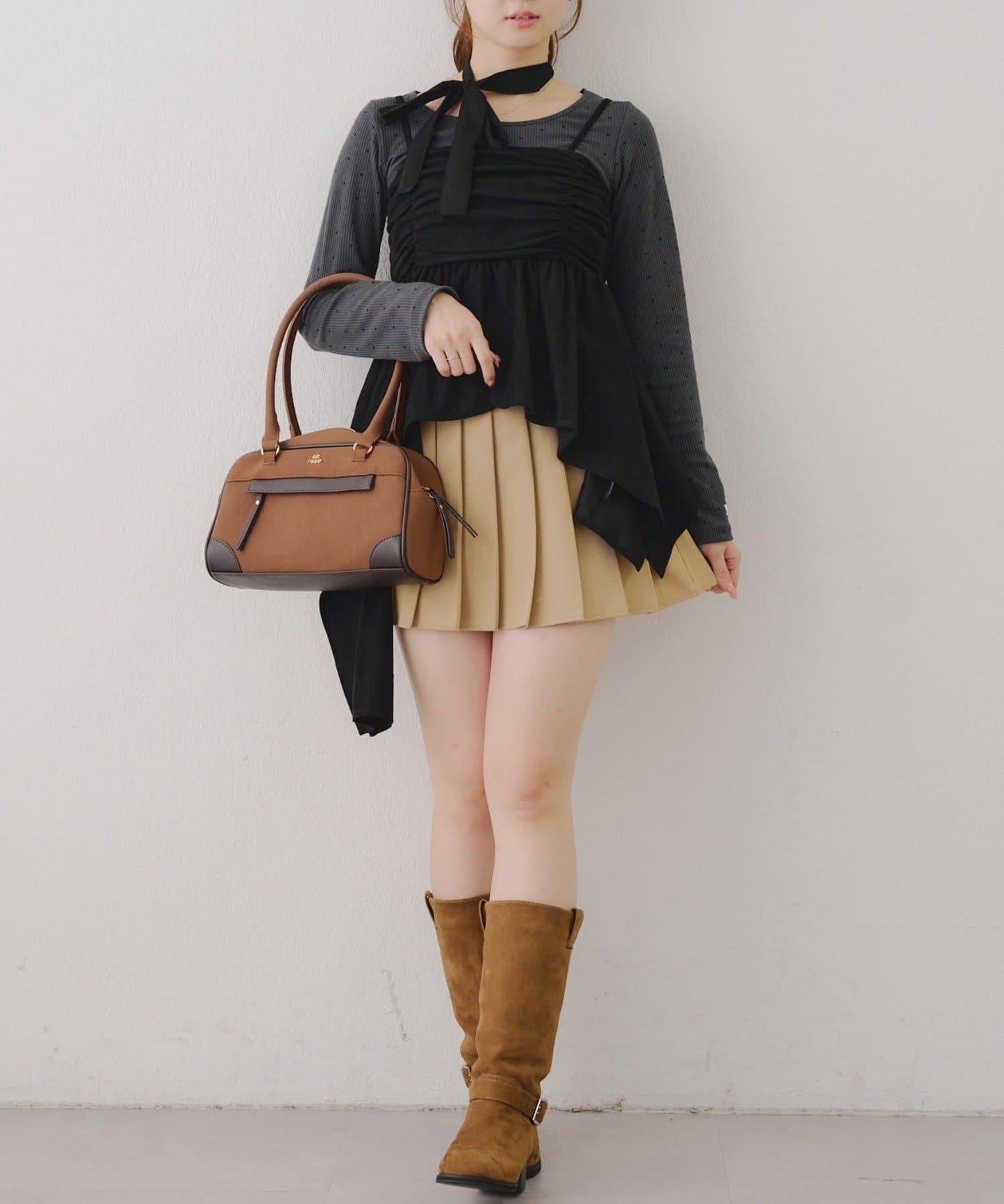 附項鍊頸圈設計顯身材【RMAF】不對稱下襬吊帶長款上衣