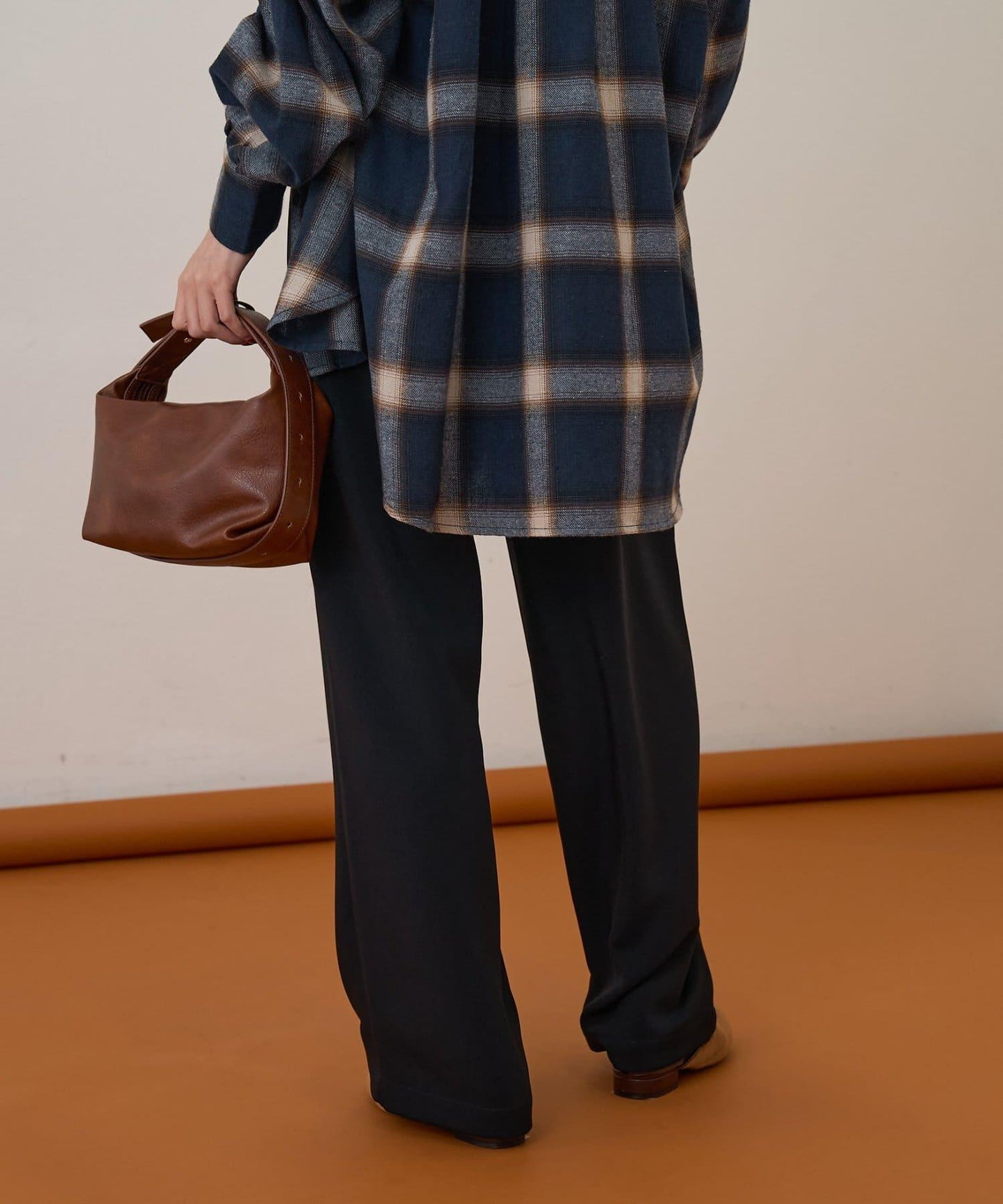 【收腰顯瘦！】附帶繫帶腰帶褶皺寬鬆休閒長褲